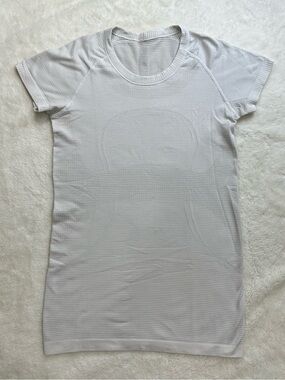 Lululemon Swiftly Tech Short-Sleeve Shirt - White - Size 6